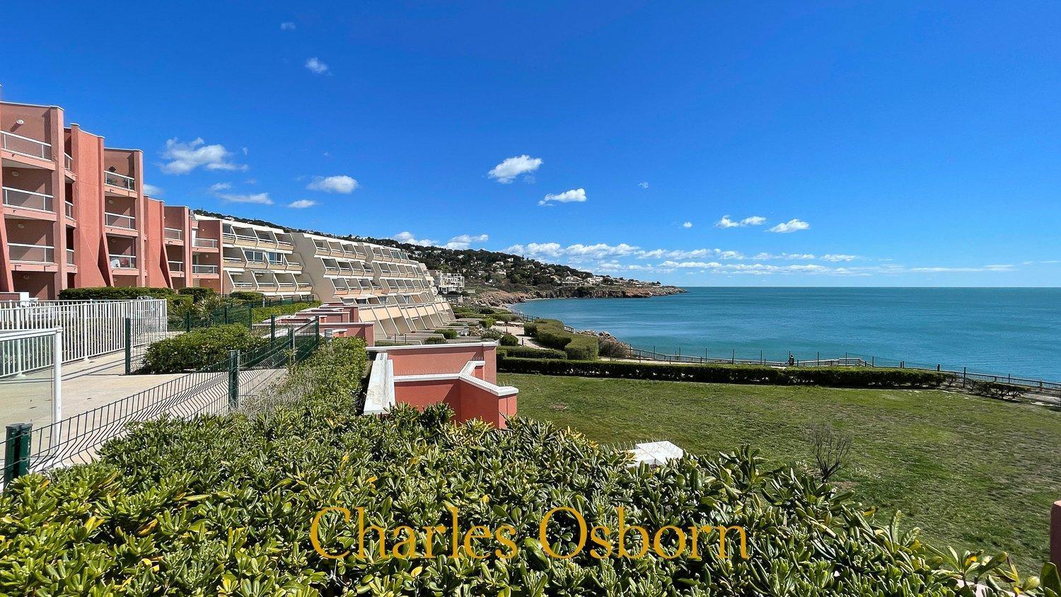 Au Cayenne, Terrasse Et Vue Mer Sete Bagian luar foto